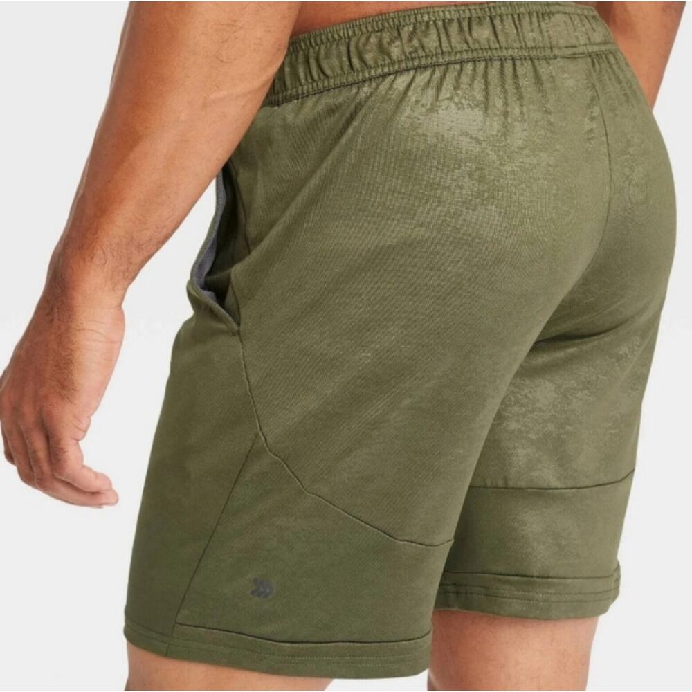 [B9] Men's Camo Training Shorts 8.5", Size XXL - Picture 3 of 6